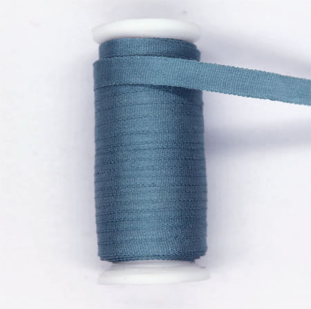 473 - Seidenbändchen 4 mm breit, 10-m-Spule, Farbe: Taubenblau