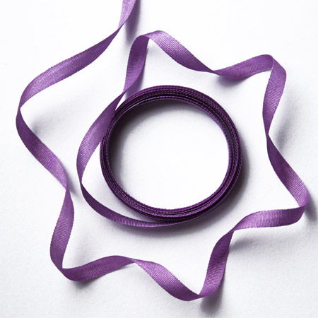 421 - Seidenbändchen 4 mm breit, Farbe: violett, Meterware 421 - Seidenbändchen 4 mm breit, Farbe: violett, Meterware